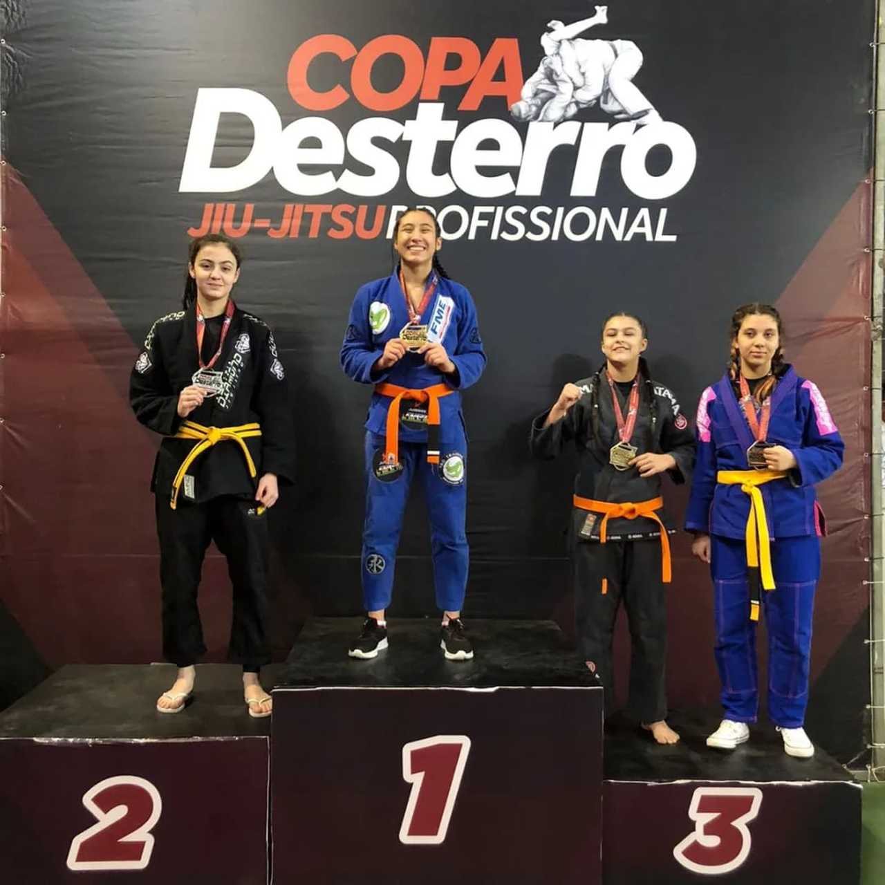 Atleta de Indaial é campeã da Copa Desterro de Jiu-Jitsu 1 Eloa 1 Copia Easy Resize.com