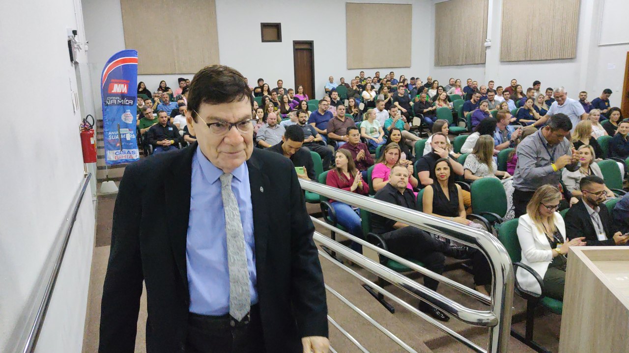 Jornalista Luiz Carlos Prates ministrou palestra em Indaial comemorando Dia do Corretor de Imóveis 1 IMG 20220826 194815300 Easy Resize.com