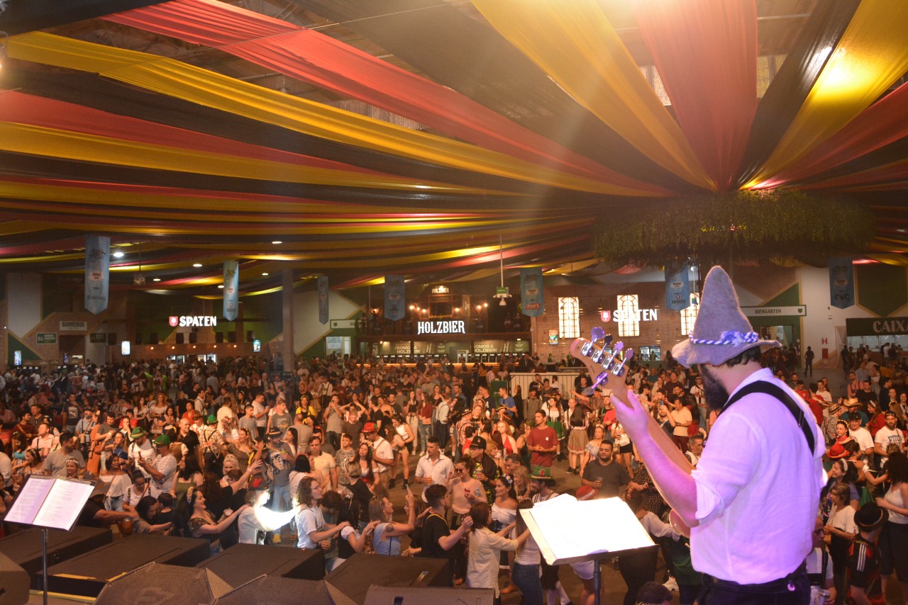 Oktoberfest Blumenau chega à última semana 1 161022 Oktoberfest Creditos Michele Lamin 3