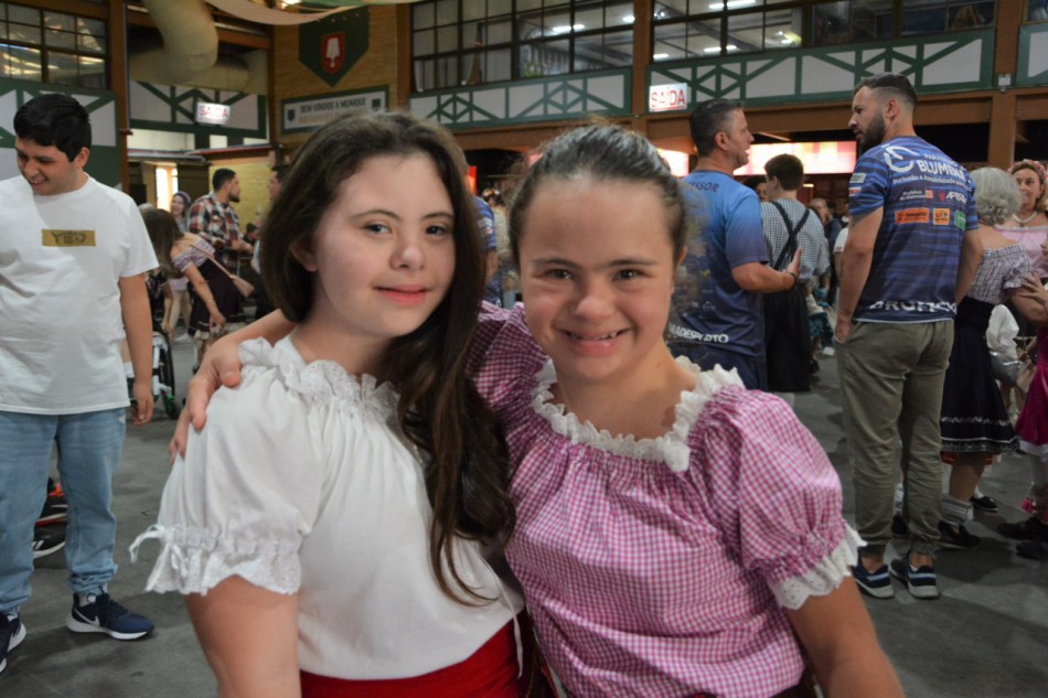 Oktoberfest Blumenau também é festa da inclusão social 2 Para Oktoberfest2