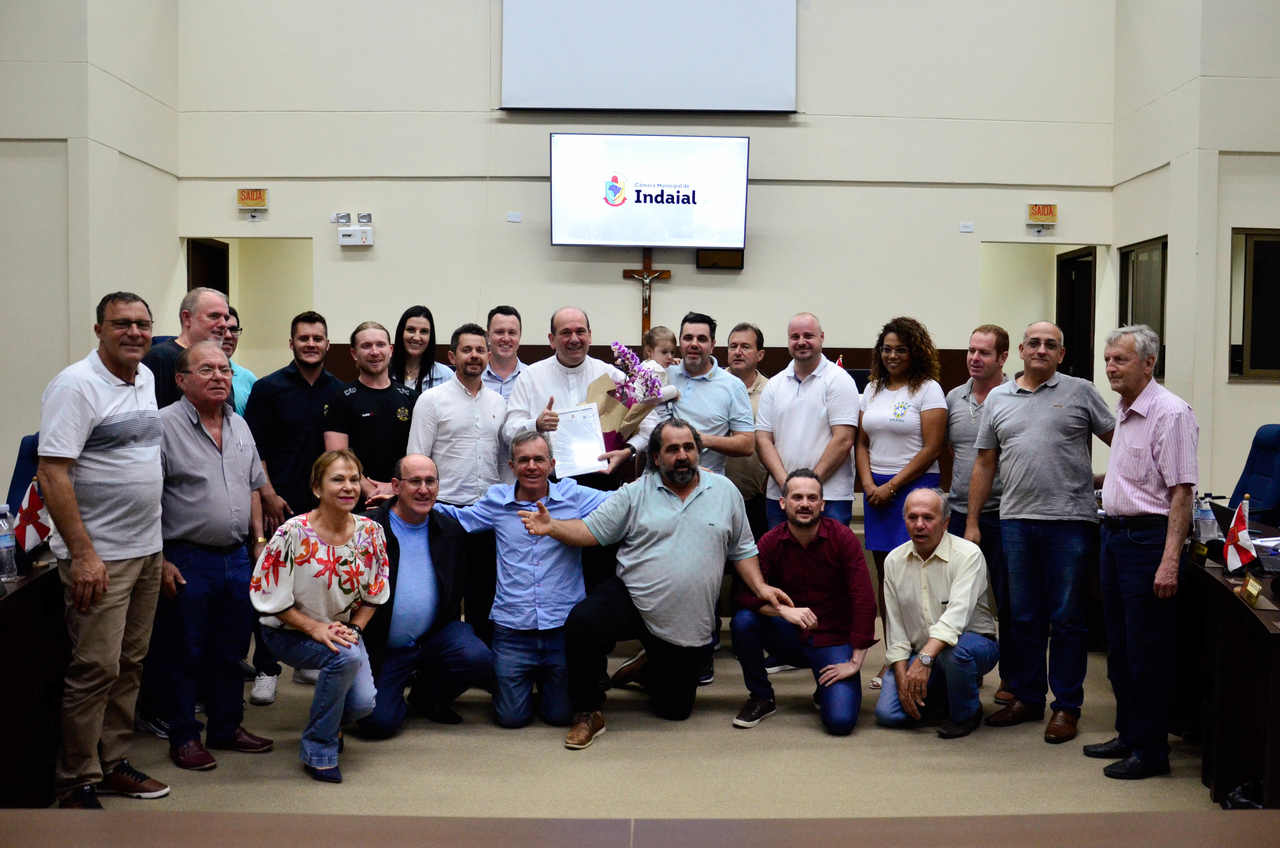 Padre João Bachmann é homenageado com moção de aplausos 2 padre Joao Bachmann Easy Resize.com