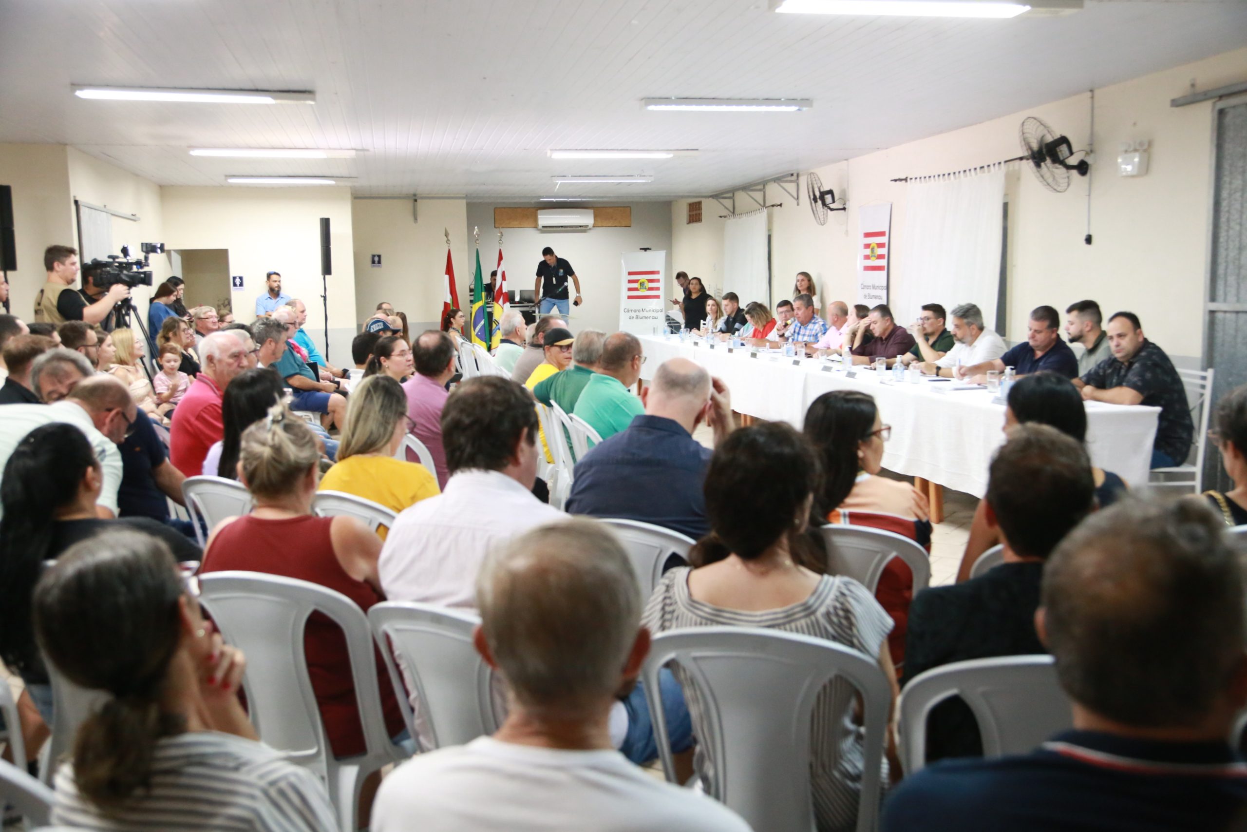 Primeira Sessão Itinerante da Câmara de Blumenau teve grande participação da comunidade 1 Camara de Vereadores de Blumenau no Badenfurt scaled