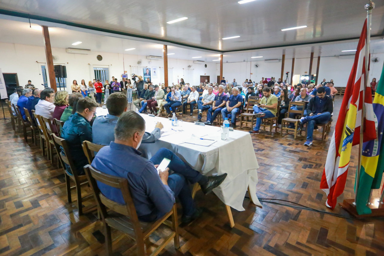 Mais de 150 pessoas participam da Sessão Itinerante da Câmara de Blumenau no bairro Velha 1 Camara de Vereadores de Blumenau1 Easy Resize.com
