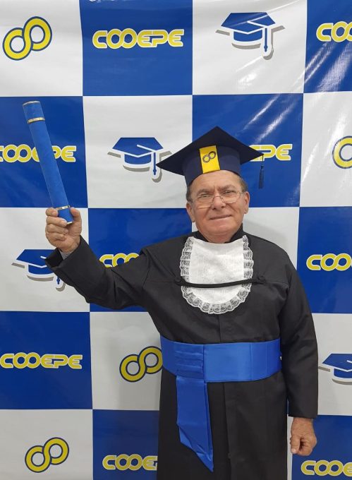 Sonho de conclusão do ensino médio é realizado aos 71 anos! 1 Ramiro