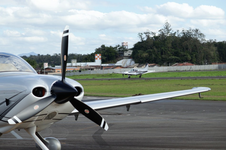 Aeroporto Regional de Blumenau aviao1