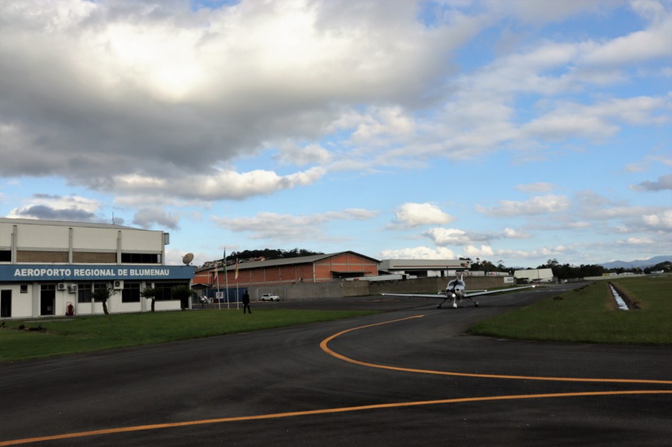 Aeroporto Regional de Blumenau aviao2