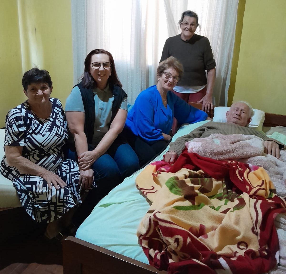 Conselho Municipal do Idoso realiza visitas domiciliares a idosos enfermos em Rodeio 1 idosos enfermos em Rodeio1 e1693558998720
