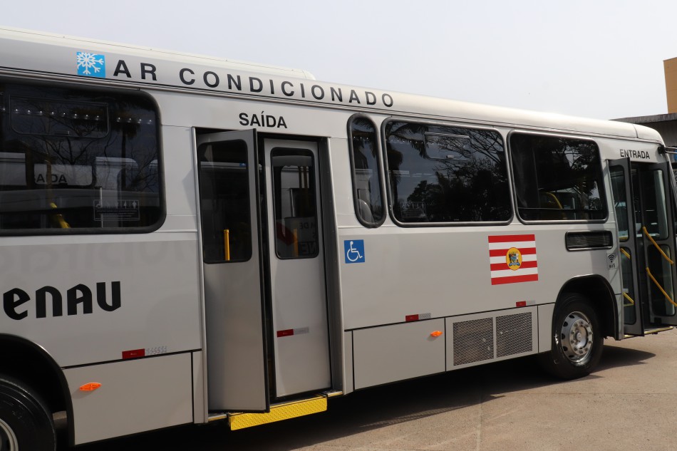 Blumenau recebe dez novos ônibus com índices menores de poluição para uso no transporte coletivo 1 novos onibus de blumenau 1