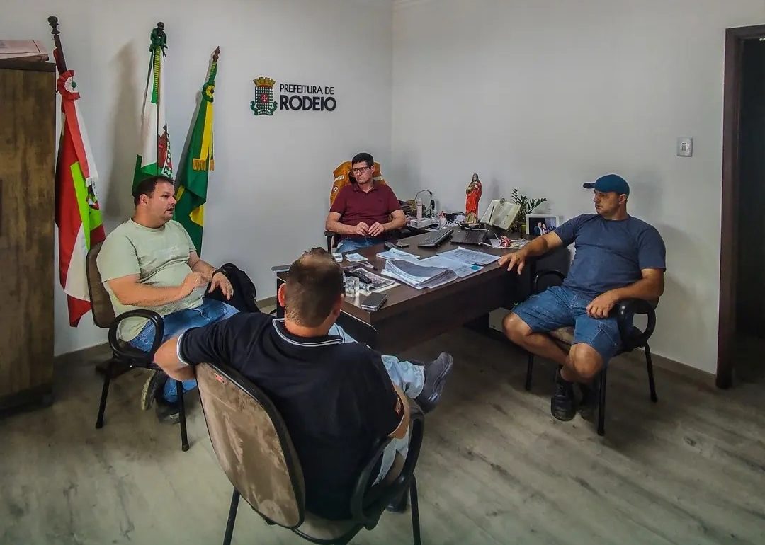 Reuniao Casan e Prefeitura e1698320994863