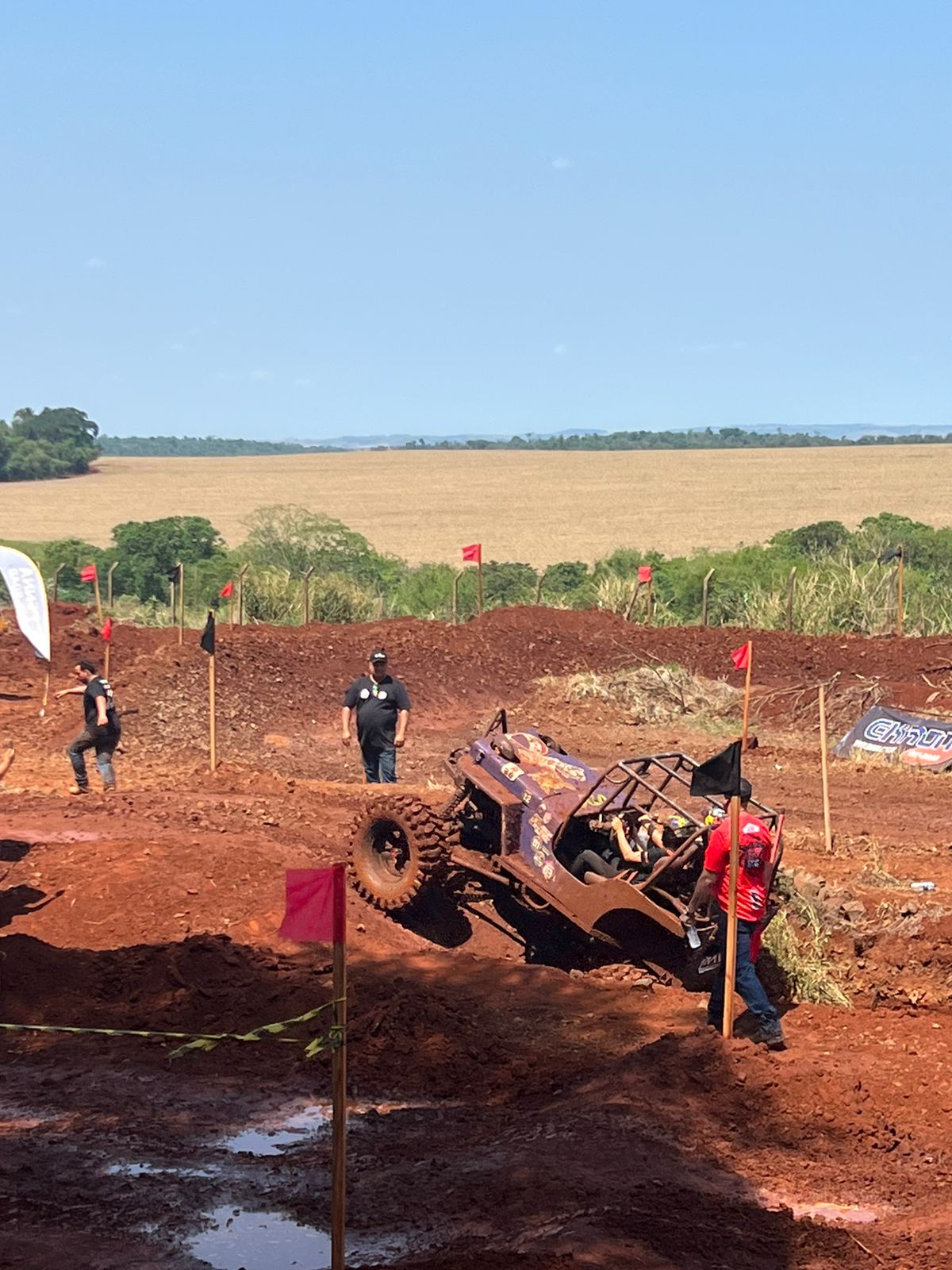 Viviane Schroeder conquista vitória na 6ª etapa do Campeonato Radical Brasileiro 4x4 2 velocross