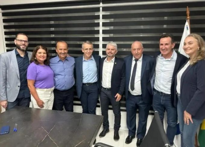 Egidio e grupo do PL