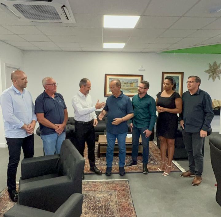 Governador libera recursos para continuidade do asfaltamento Indaial/Ascurra pelo Warnow 1 governador e Indaial 2
