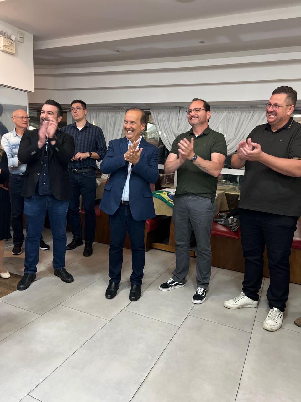Governador Jorginho formaliza apoio a Flávio Buzzi na disputa a prefeitura de Timbó 1 4b309e70 cd02 4500 bfe0 39a6e1fe55f0