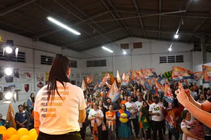Pressão da velha política falha, e Ana Paula Reiter segue firme na disputa pela Prefeitura de Indaial 1 Ana NOVO 1