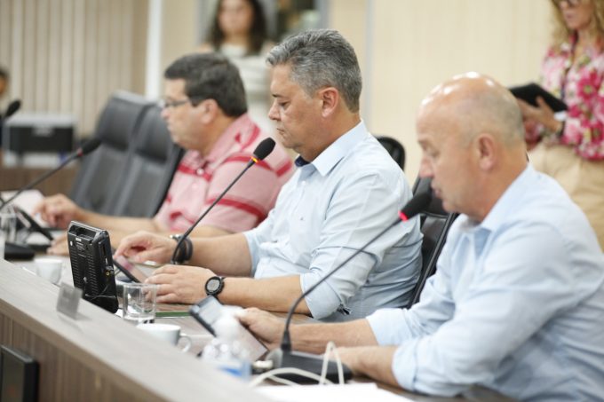 Vereadores aprovam três projetos de lei do Executivo Blumenauense em redação final 1 Camara de Vereadores de Blumenau Easy Resize.com 2