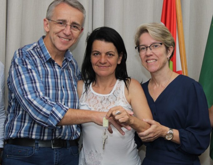 Famílias recebem apartamentos retomados do Programa Minha Casa Minha Vida 1 Casas Blumenau