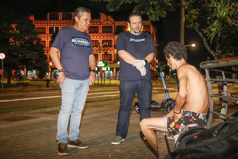 Vereador Almir Vieira acompanha ação de abordagem social 2 06609fd1 e1a0 423a 9a01 f66229be6524