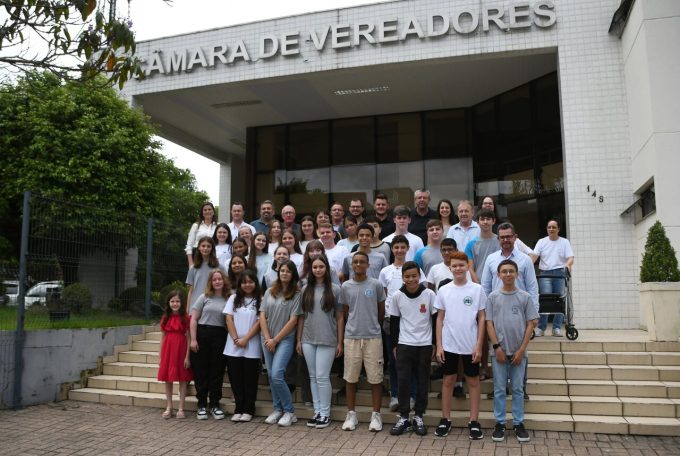Vereadores jovens tomam posse na Câmara de Indaial 1 Parlamento Jovem de Indaial 1 Easy Resize.com