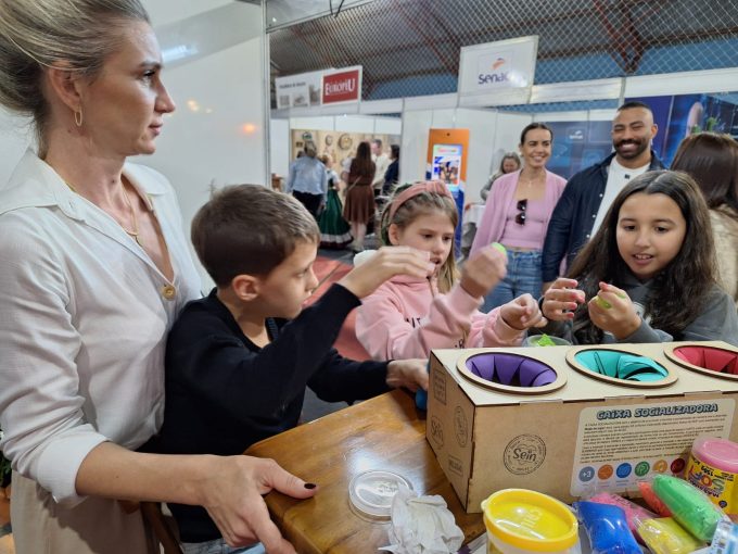 Associação de Mães e Amigos dos Autistas de Ascurra (AMAA) é implantada 3 WhatsApp Image 2025 02 15 at 12.40.58 1