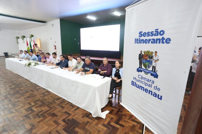 Moradores da região da Velha apresentam demandas aos vereadores em sessão itinerante da Câmara 1 Camara Itinerante de Blumenau na Velha Easy Resize.com