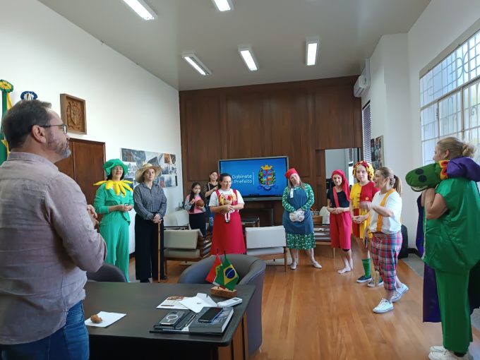 Timbó celebra o Dia Mundial do Livro 1 WhatsApp Image 2025 04 23 at 16.16.55 1
