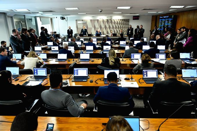 CCJ aprova fim da reeleição, mandatos de cinco anos, redução para 5 anos ao senado e eleições unificadas 1 CCJ Senado