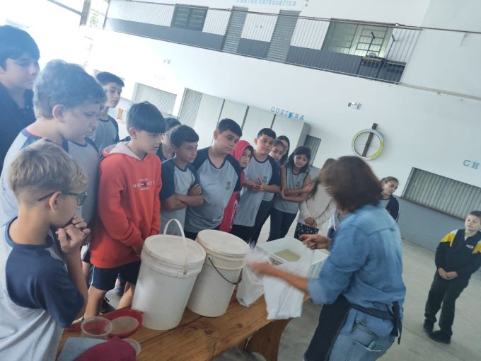 Alunos de Apiúna transformam fibra de bananeira em papel em projeto sustentável 2 Escola Basica da Subida em Apiuna