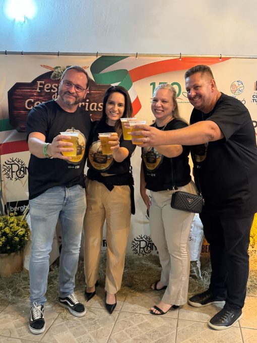 Festival das Cervejarias de Timbó atrai público recorde nos primeiros dias e segue até domingo com atrações para todos os gostos 3 WhatsApp Image 2025 05 02 at 12.01.09 1