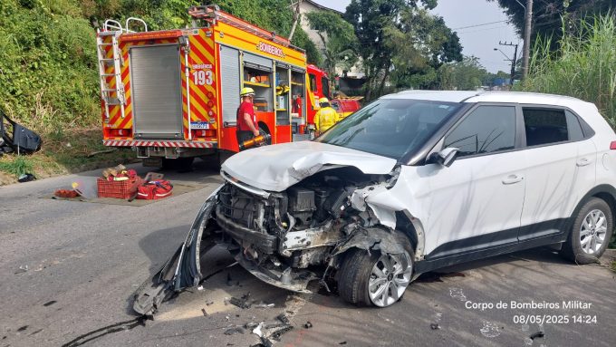 Acidente frontal entre veículos deixa três mulheres feridas em Blumenau 1 WhatsApp Image 2025 05 08 at 16.56.14