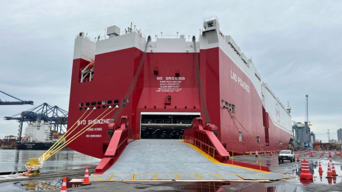 Maior navio de carga do mundo chega ao Porto de Itajaí com mais de 7 mil carros chineses 1 navio BYD Shenzhen 1