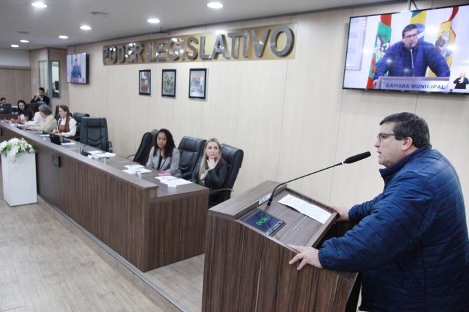 Sessão solene presta homenagens a personalidades e instituições de destaque em Blumenau 1 Camara Municipal de Blumenau. Easy Resize.com