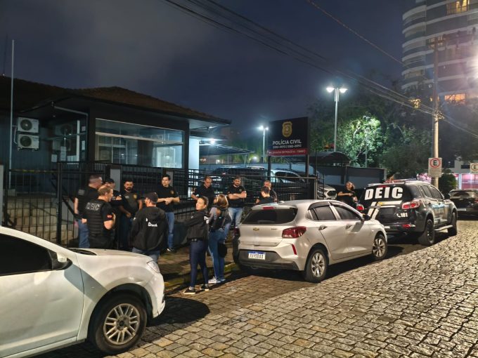 Operação da Polícia Civil investiga esquema de desvio de recursos em licitações de Timbó 1 WhatsApp Image 2025 09 04 at 08.05.28 1