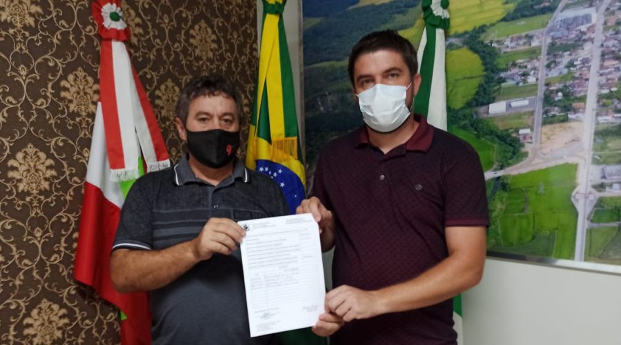 Tiago Cipriani e prefeito Valcir Ferrari