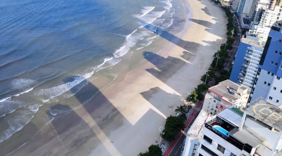 Praia de Balneário Camboriú vazia/Foto:Reprodução
