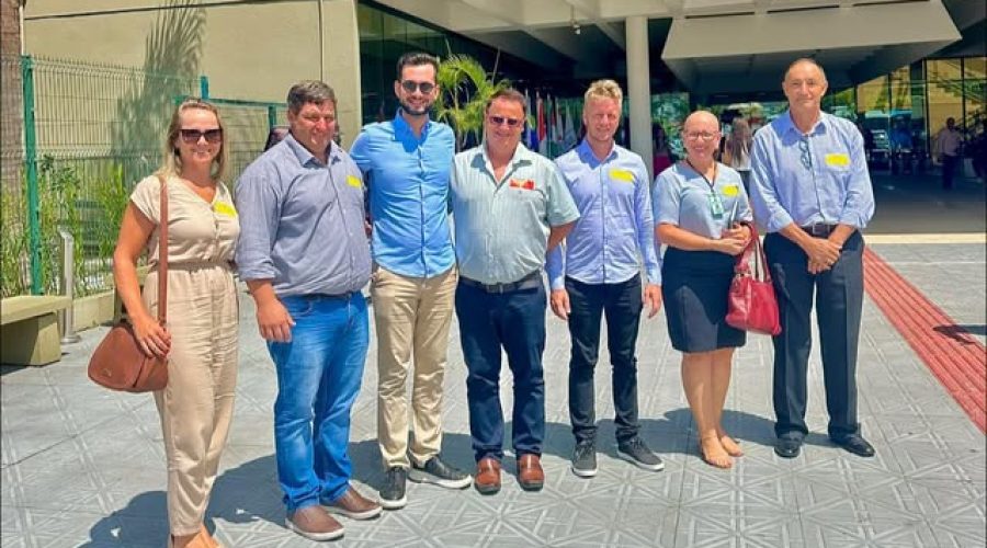 Arão Josino e vereadores de Ascurra