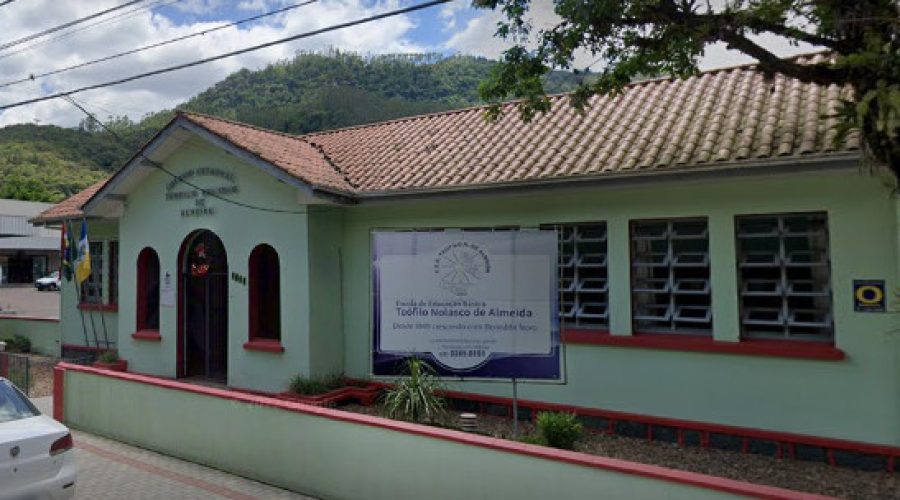 Escola de Educação Básica Teófilo Nolasco de Almeida