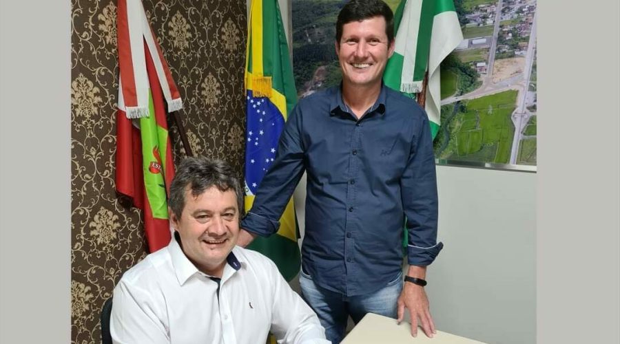 Prefeito Valcir Ferrari e vice Airton