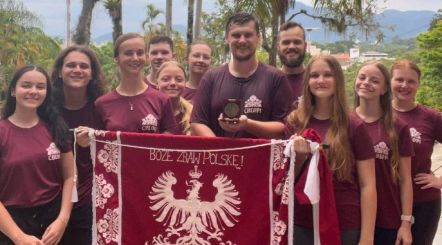 Grupo folclórico polonês "CHŁOPI", de Indaial