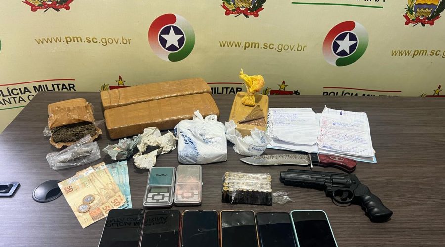 drogas e posse de munição em Ituporanga