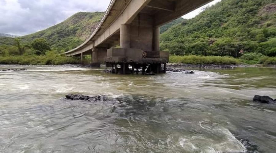 Ponte sobre o Rio Itajaí-Açu II em Apiúna