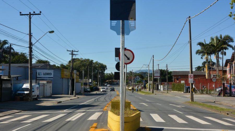 controladores e medidores de velocidade