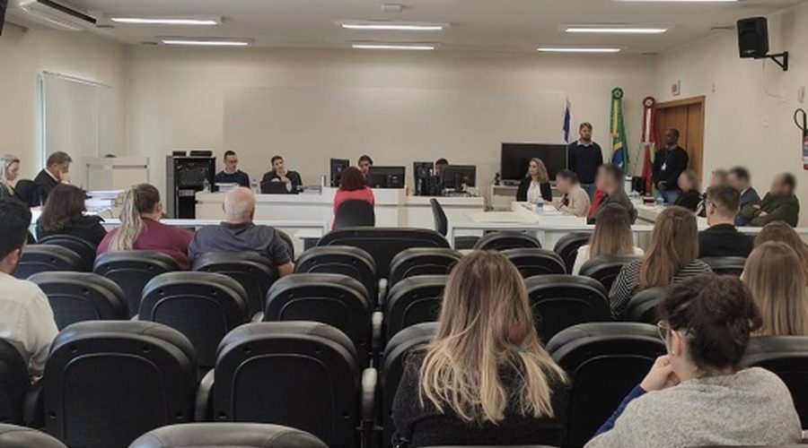 Julgamento de Claudine Tizon em Ascurra
